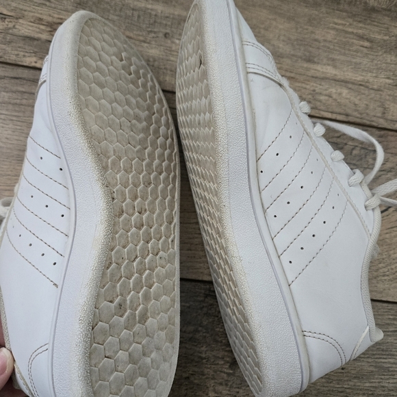 Adidas White and Black Size 5 Womens Sneakers - Picture 12 of 12